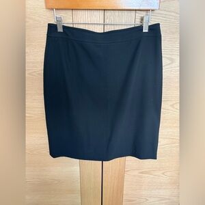 Women's Fashion Concept Lined Black Knee Length Skirt - Size 6